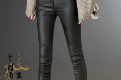 仿皮裤可以水洗吗，仿皮裤可以水洗吗怎么洗？