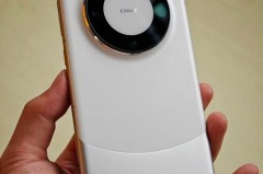 华为mate60有直面屏吗，华为mate60换屏幕多少钱？