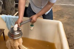 拖布黑了怎么处理，拖布上特别脏怎么弄干净