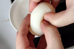 煮蛋器煮蛋必须扎眼吗，用煮蛋器煮鸡蛋需要扎孔吗
