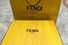 芬迪围巾一般高仿用的什么面料，芬迪围巾正版和盗版区别