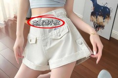 牛仔短裤卷边厉害怎么办_牛仔短裤是卷边的好还是不卷的好