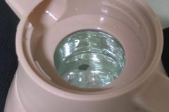 焖烧杯里有小黑点能用吗，焖烧杯上面一层干什么用的