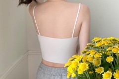 美背可以用洗衣机洗吗，美背洗的时候要拿出海绵吗？