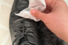 马丁靴怎么上鞋油，怎么给马丁靴上油