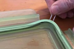 保鲜盒密封圈起黑点如何清洗，保鲜盒密封圈发黄去除