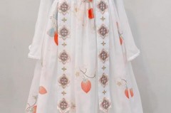 汉服用热水洗还是用冷水洗，汉服可以用水泡吗？