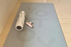 瑜伽垫可以一直铺在地上吗，瑜伽垫可以一直铺在地上吗女生