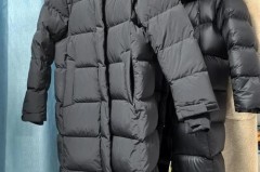 羽绒服面料硬一点好还是软一点好，羽绒服面料特别软好还是不好？