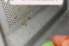 微波炉的油垢怎么去除，微波炉内油垢怎么去除？