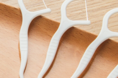 牙线棒在药店还是超市买，牙线棒哪里卖