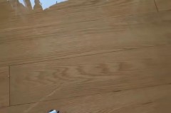 开加湿器为什么地上都是水，开加湿器为什么地上都是水呢？