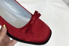 缎面鞋子有水印怎么办_缎面的鞋脏了怎么办