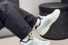 白敬亭新买的跑鞋是什么牌子_白敬亭穿的鞋有多贵