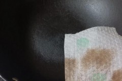 为什么铁锅刷不干净_铁锅刷不干净总是有黑色健康吗