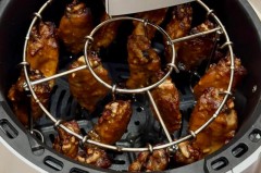 空气炸锅烤架底部的橡胶需要去掉吗_空气炸锅烧烤架下面的塑料垫要拿走吗