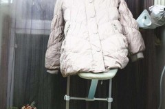 鹅绒服能用挂烫机熨烫吗_鹅绒服可以用机洗吗