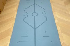 瑜伽垫是平面朝上还是波浪纹朝上，瑜伽垫哪面朝上波浪纹？