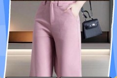 裤子为什么老往腿上吸，为什么裤子粘在腿上