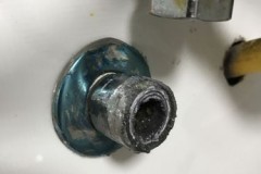 角阀断了维修多少钱，角阀断在墙里维修费用？