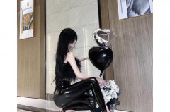 皮裤沾了油漆还能要不，皮裤上沾油了怎么办？