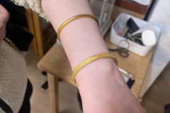 手镯戴哪个手好_女孩戴银手镯戴哪个手好