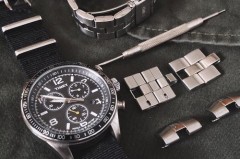 手表链掉黑色怎么办，手表链掉颜色怎么回事？