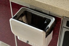 垃圾桶家用的要选取带盖的吗，垃圾桶家用的要选取带盖的吗图片