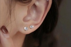 925银耳钉可以带着睡觉不_银耳钉能带着睡觉吗