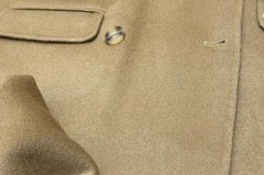 澳毛大衣水洗了还能穿吗，澳毛大衣会不会缩水？