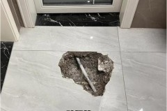 瓷砖砸了个洞怎么修补，瓷砖砸了个洞怎么修补视频？