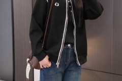 脖子短的人适合穿棒球服吗，脖子短的人适合穿棒球服吗女