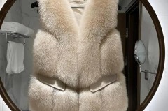 皮草马甲怎么洗不变形_皮草马甲毛怎样打理蓬松