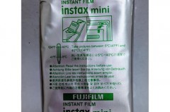 拍立得相纸撕开了还能用吗，拍立得相纸拆开了相纸盒还能拍吗？
