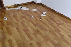 地板革味道大是甲醛含量超标吗_地板革味道很大有甲醛吗