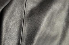 二层绵羊皮皮衣建议购买吗，二层绵羊皮透气吗？