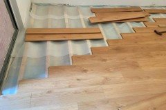 地下铺的泡沫垫有毒吗_地上铺泡沫垫走路楼下还能听见吗