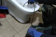 马桶s弯污垢很厚怎么去除，马桶拐弯处的黄垢怎么清除？