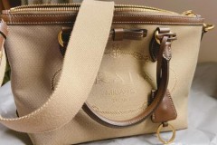 帆布包可以用热水洗吗_帆布包能用水洗吗