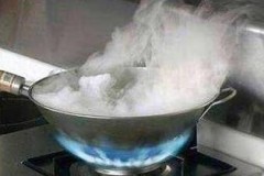 铁锅冒烟是锅不好么，铁锅起烟怎么办