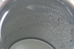 保温杯内壁都是小气泡是正常的么，保温杯壁有很多小气泡能喝吗