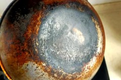 罐装煤气为什么烧出来锅底黑，煤气罐烧出来为什么是黑色的