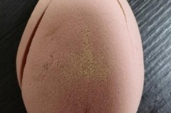 美妆蛋发霉了洗洗还能用吗_美妆蛋发霉是什么样子