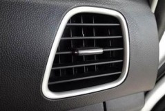 空调出风口咯吱咯吱响怎么回事_空调出风囗有异响