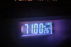 体重秤还没站上去就有数字怎么回事，体重秤还没站上去就有09kg