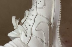 空军走路很大声是假的吗，空军走路带声音？