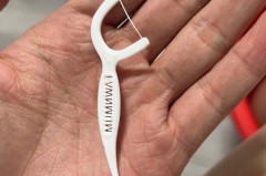 为什么要用牙线清理，为什么用牙线清理牙缝很臭