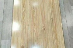 为何复合地板越擦越糊_复合地板为什么会起皮