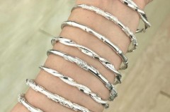 银手镯多少钱一克，寸发标雪花银手镯多少钱一克？