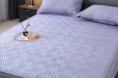 新床垫塑料膜撕掉散味要拿床单铺着吗_新床垫塑料膜要撕掉吗?散味多久可以使用?